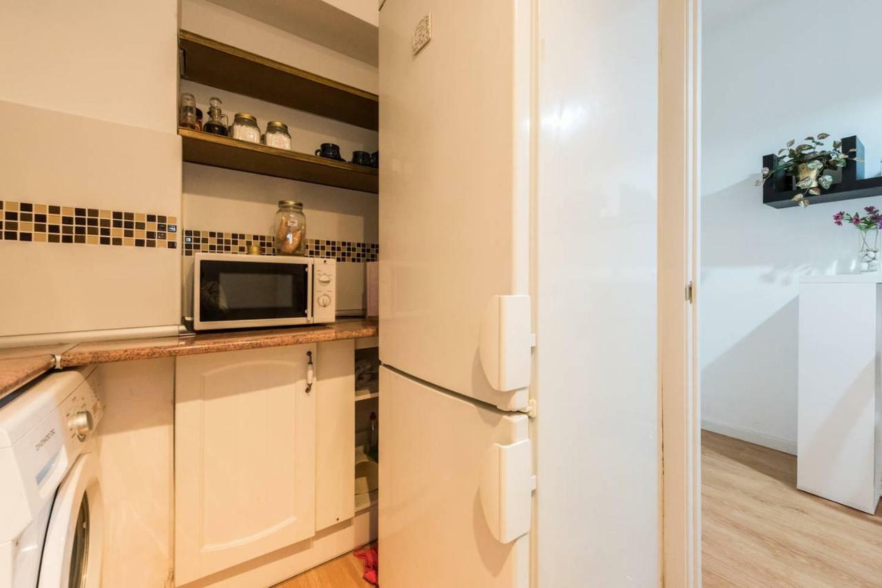 Apartamento en Calle Tres Peces Madrid Exterior foto